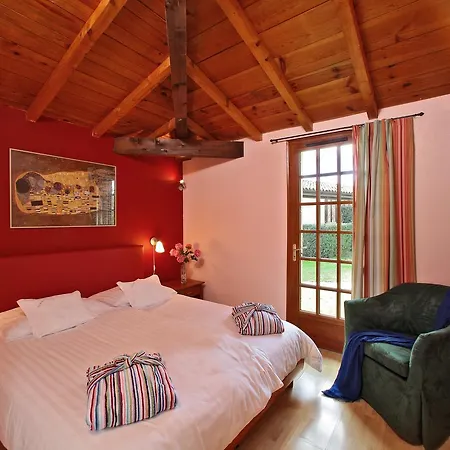 Au Jardin Fleuri Hotel