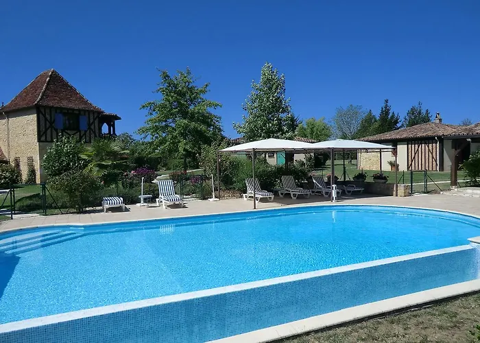 Au Jardin Fleuri Hotel 3*